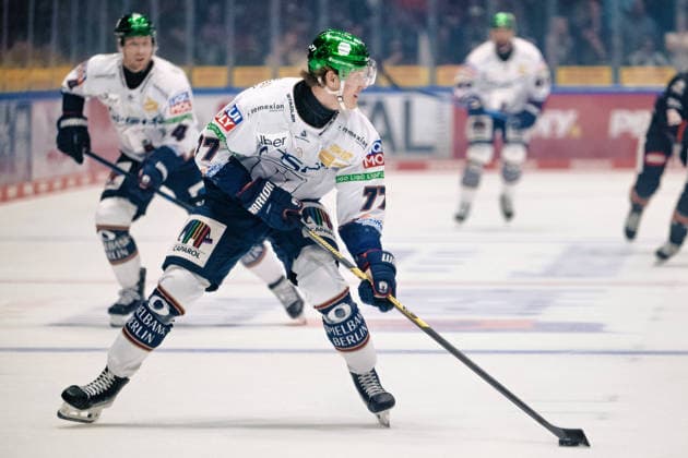 Eric Hoerdler (Eisbaeren Berlin, 77) GER, Loewen Frankfurt vs. Eisbaeren Berlin, Eishockey, PENNY DEL, 5. Spieltag, Spielzeit 2026 2027, 02.10.2026 GER, Loewen Frankfurt vs. Eisbaeren Berlin, Eishockey, PENNY DEL, 5. Spieltag, Spielzeit 2026 2027, 02.10.2026 Frankfurt am Main Copyright: xEibner-Pressefoto AttilaxZigax EP_AZA