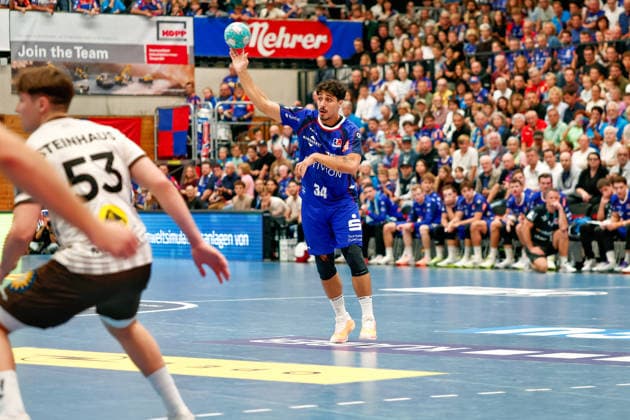 Yonatan Dayan (HBW Balingen-Weilstetten, 34) mit dem Ball, GER, HBW Balingen-Weilstetten vs. Bergischer HC, Handball, Opel Handball-Bundesliga, 7. Spieltag, Spielzeit 2026 2027, 02.10.2026 GER, HBW Balingen-Weilstetten vs. Bergischer HC, Handball, Opel Handball-Bundesliga, 7. Spieltag, Spielzeit 2026 2027, 02.10.2026 Balingen Copyright: xEibner-Pressefoto KirstenxJaegerx