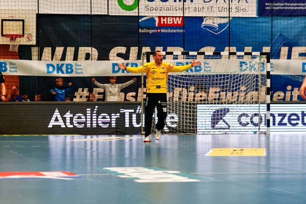 Magnus Bierfreund (HBW Balingen-Weilstetten, 16) freut sich über den gehaltenen 7m, GER, HBW Balingen-Weilstetten vs. Bergischer HC, Handball, Opel Handball-Bundesliga, 7. Spieltag, Spielzeit 2026 2027, 02.10.2026 GER, HBW Balingen-Weilstetten vs. Bergischer HC, Handball, Opel Handball-Bundesliga, 7. Spieltag, Spielzeit 2026 2027, 02.10.2026 Balingen Copyright: xEibner-Pressefoto KirstenxJaegerx
