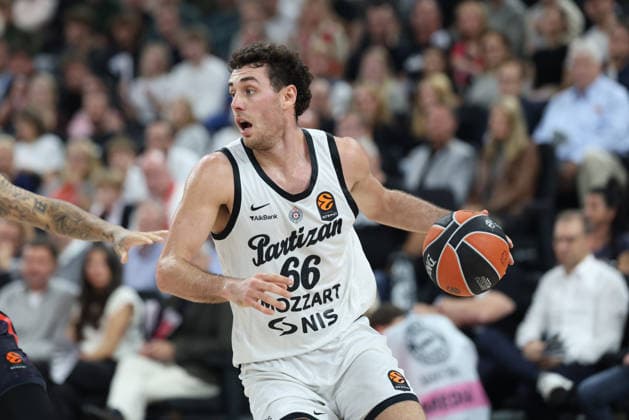 Alessandro Pajola (Partizan Belgrad, 66) mit Ball, GER, FC Bayern Basketball vs. Partizan Mozzart Bet Belgrad, Basketball, Euroleague, 3. Spieltag, Saison 2026 2027, 02.10.2026, GER, FC Bayern Basketball vs. Partizan Mozzart Bet Belgrad, Basketball, Euroleague, 3. Spieltag, Saison 2026 2027, 02.10.2026 Muenchen Copyright: xEibner-Pressefoto JennixMaulx EP_JML