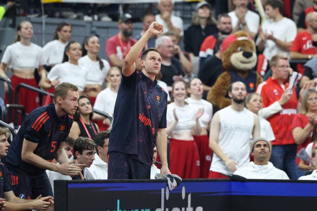 Johannes Voigtmann (FC Bayern Basketball, 07) bejubelt einen Treffer von der Bank aus, GER, FC Bayern Basketball vs. Partizan Mozzart Bet Belgrad, Basketball, Euroleague, 3. Spieltag, Saison 2026 2027, 02.10.2026, GER, FC Bayern Basketball vs. Partizan Mozzart Bet Belgrad, Basketball, Euroleague, 3. Spieltag, Saison 2026 2027, 02.10.2026 Muenchen Copyright: xEibner-Pressefoto JennixMaulx EP_JML