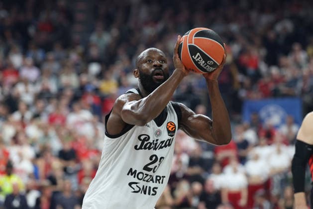 Tonye Jekiri (Partizan Belgrad, 23) mit Ball, GER, FC Bayern Basketball vs. Partizan Mozzart Bet Belgrad, Basketball, Euroleague, 3. Spieltag, Saison 2026 2027, 02.10.2026, GER, FC Bayern Basketball vs. Partizan Mozzart Bet Belgrad, Basketball, Euroleague, 3. Spieltag, Saison 2026 2027, 02.10.2026 Muenchen Copyright: xEibner-Pressefoto JennixMaulx EP_JML