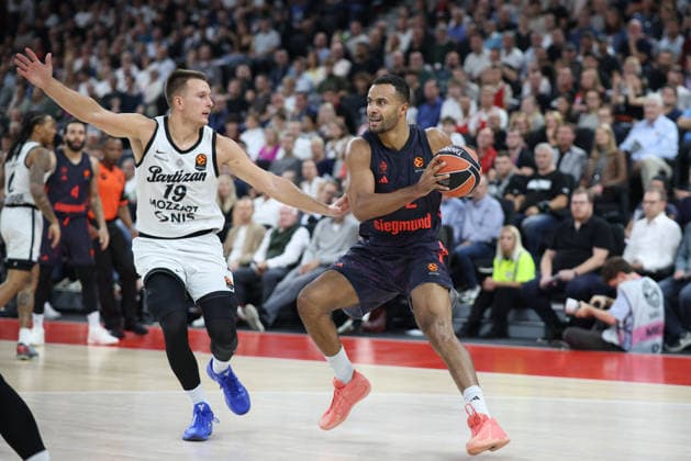 Johannes Thiemann (FC Bayern Basketball, 32) mit Arijan Lakic (Partizan Belgrad, 19), GER, FC Bayern Basketball vs. Partizan Mozzart Bet Belgrad, Basketball, Euroleague, 3. Spieltag, Saison 2026 2027, 02.10.2026, GER, FC Bayern Basketball vs. Partizan Mozzart Bet Belgrad, Basketball, Euroleague, 3. Spieltag, Saison 2026 2027, 02.10.2026 Muenchen Copyright: xEibner-Pressefoto JennixMaulx EP_JML