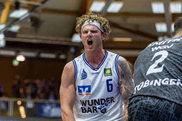 Jubel Emotionen Mimik Gestik nach Korbleger Booker Coplin (HAKRO Merlins Crailsheim, 06) daneben Timothy Smith (Tigers Tuebingen, 02), GER, HAKRO Merlins Crailsheim vs. Tigers Tuebingen, Basketball, 2. Basketball Bundesliga, Pro A, 02. Spieltag, Spielzeit 2026 2027, 02.10.2026, GER, HAKRO Merlins Crailsheim vs. Tigers Tuebingen, Basketball, 2. Basketball Bundesliga, Pro A, 02. Spieltag, Spielzeit 2026 2027, 02.10.2026 Ilshofen Copyright: xEibner-Pressefoto JanixPlessx EP_JPL