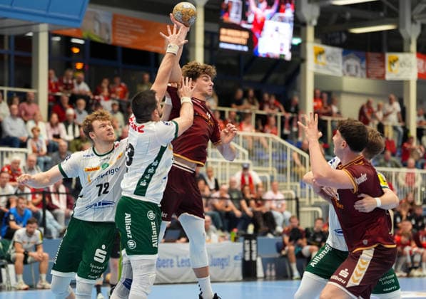 Felix Goettler (TuSEM Essen, 4) spielt den Ball. GER, TuSEM Essen vs SC DHfK Leipzig, 2. Handball Bundesliga, 6. Spieltag, Saison 2026-27, Sporthalle am Hallo, Essen, 02.10.2026 TuSEM Essen vs SC DHfK Leipzig, 2. Handball Bundesliga, 6. Spieltag, Saison 2026-27, 02.10.2026 Essen Copyright: xEibner-Pressefoto ScottxColemanx EP_SCN