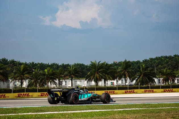 12 KIMI ANTONELLI Andrea (ita), Mercedes AMG F1 Team W17, action F1 GP 16 Bahrain 2026 in Malaysia F1 GP 16 Bahrain 2026 in Malaysia 03 VERSTAPPEN Max (nld), Red Bull Racing Ford RB22, action F1 GP 16 Bahrain 2026 in Malaysia 12 KIMI ANTONELLI Andrea (ita), Mercedes AMG F1 Team W17, action during the 2026 Formula 1 Bahrain Grand Prix in Malaysia, 16th round of the 2026 Formula One World Championship, WM, Weltmeisterschaft from October 2 to 4, 2026 on the Sepang International Circuit, in Sepang, Malaysia - Photo Xavier Bonilla DPPI Malaysia