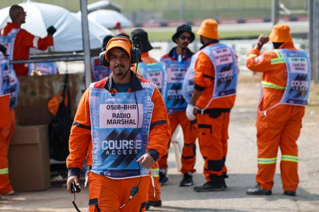 F1 - BAHRAIN GRAND PRIX IN MALAYSIA 2026 marshall, commissaire de piste, marshal, marshalls, marshals during the 2026 Formula 1 Bahrain Grand Prix in Malaysia, 16th round of the 2026 Formula One World Championship, WM, Weltmeisterschaft from October 2 to 4, 2026 on the Sepang International Circuit, in Sepang, Malaysia - SepangMalaysia Copyright: xXavixBonillax