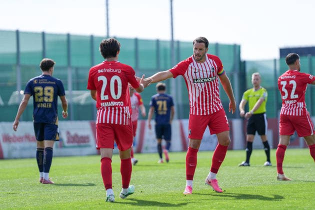 Rihito Yamamoto (SC Freiburg, 20) und Vincenzo Grifo (SC Freiburg, 32) Torjubel, Emotionen, Torschuss, Abschluss, Torerfolg, Tor, Treffer , Deutschland, Fussball, Testspiel, SC Freiburg vs. FC Luzern, 03.10.2026, Europa-Park Stadion, Trainingsplatz, Freiburg Freiburg Europa-Park Stadion, Trainingspl Baden-Wuerttemberg Deutschland Copyright: xArnexAmbergx