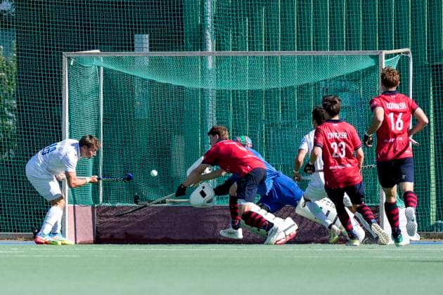 Torschütze Tobias Martins (MHC, 10), Spieler vom Mannheimer HC (MHC), erzielt das Tor zum 2:0, Treffer, Torerfolg, Highlight, Action, Aktion, Spielszene, 03.10.2026, Mannheim (Deutschland), Hockey, 1. Bundesliga, Herren, Mannheimer HC - Berliner HC