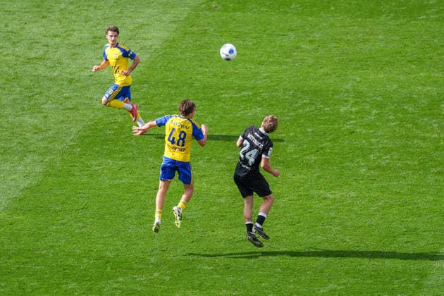 Niederlande: Fussball, Internationales Freundschaftsspiel, Länderspielpause, 3. Liga, Eredivisie, Saison 2026-2027, Kooi Stadion - Leeuwarden (Niederlande), Samstag, 03.10.2026, SC Cambuur Leeuwarden vs SV Meppen: Henrik Wittrock (SV Meppen, 24) Kopfball Copyright: xMichelxWittex