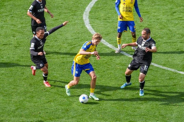 Niederlande: Fussball, Internationales Freundschaftsspiel, Länderspielpause, 3. Liga, Eredivisie, Saison 2026-2027, Kooi Stadion - Leeuwarden (Niederlande), Samstag, 03.10.2026, SC Cambuur Leeuwarden vs SV Meppen: Fabian Kvam (SC Cambuur Leeuwarden, 15) Copyright: xMichelxWittex