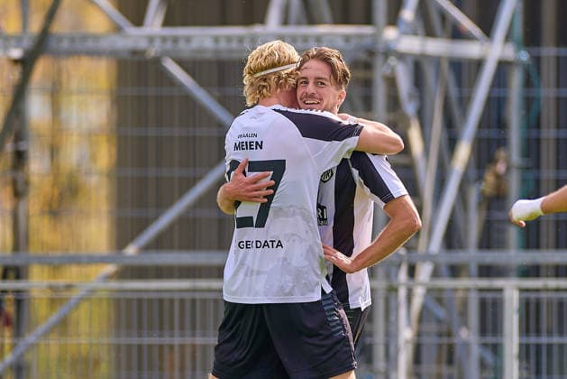 Torjubel Gianluca Gaudino (VfR Aalen, 46) ueber sein Tor, Treffer zur 1:0 Fuehrung fuer Aalen, Vico Meien (VfR Aalen, 27) gratuliert GER, VfR Aalen vs. FSV Frankfurt, Fussball, Regionalliga Suedwest - Herren, 10. Spieltag, Spielzeit 2026 2027, 03.10.2026 GER, VfR Aalen vs. FSV Frankfurt, Fussball, Regionalliga Suedwest - Herren, 10. Spieltag, Spielzeit 2026 2027, 03.10.2026 Aalen Copyright: xEibner-Pressefoto GeraldxOelze-dexStoppanyx EP_ODS