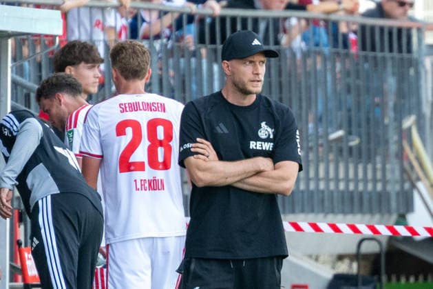 Rene Wagner (1. FC Koeln, Trainer) beobachtet das Spiel seiner Mannschaft. FC Viktoria Koeln vs. FC Hansa Rostock , Fussball, 3. Liga, 05. Spieltag, Saison 2026 2027, 11.09.2026 DFL DFB Regulations prohibit any use of Photographs as image sequences and or Quasivideo FC Viktoria Koeln vs. FC Hansa Rostock, Fussball, 3. Liga, 05. Spieltag, Saison 2026 2027, 11.09.2026 Koeln Copyright: xEibner-Pressefoto ThomasxHaeslerx EP_THR