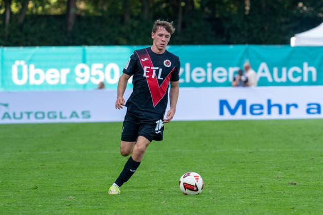 Niklas Jahn (Viktoria Koeln, 16) mit Ball. FC Viktoria Koeln vs. FC Hansa Rostock , Fussball, 3. Liga, 05. Spieltag, Saison 2026 2027, 11.09.2026 DFL DFB Regulations prohibit any use of Photographs as image sequences and or Quasivideo FC Viktoria Koeln vs. FC Hansa Rostock, Fussball, 3. Liga, 05. Spieltag, Saison 2026 2027, 11.09.2026 Koeln Copyright: xEibner-Pressefoto ThomasxHaeslerx EP_THR
