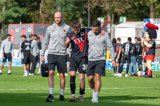 Alexander Prokopenko (Viktoria Koeln, 30) muss den Platz verletzt verlassen. FC Viktoria Koeln vs. FC Hansa Rostock , Fussball, 3. Liga, 05. Spieltag, Saison 2026 2027, 11.09.2026 DFL DFB Regulations prohibit any use of Photographs as image sequences and or Quasivideo FC Viktoria Koeln vs. FC Hansa Rostock, Fussball, 3. Liga, 05. Spieltag, Saison 2026 2027, 11.09.2026 Koeln Copyright: xEibner-Pressefoto ThomasxHaeslerx EP_THR