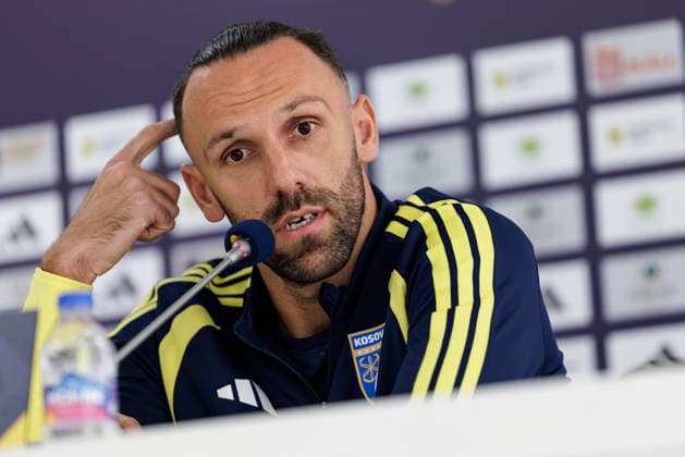 SOCCER - NL, KOS vs AUT PRISTINA,KOSOVO,03.OCT.26 - SOCCER - UEFA Nations League, OEFB international match, Länderspiel, Nationalmannschaft Kosovo vs Austria, preview, press conference, PK, Pressekonferenz team KOS. Image shows Dion Kacuri (KOS). GEPAxpictures xArminxRauthner