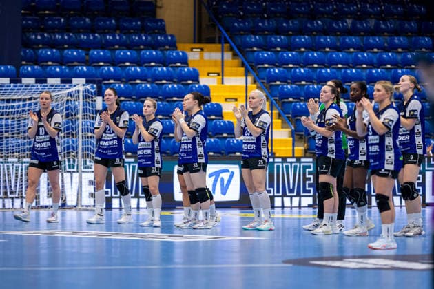 Die Spieler von HSG Blomberg-Lippe reagieren enttaeuscht nach der 31:33 Niederlage GER, HSG Blomberg-Lippe vs. HC Podravka, Handball, EHF Champions League Women, Gruppenphase, Spielzeit 2026 2027, 03.10.2026 GER, HSG Blomberg-Lippe vs. HC Podravka, Handball, EHF Champions League Women, Gruppenphase, Spielzeit 2026 2027, 03.10.2026 Lemgo Copyright: xEibner-Pressefoto JanxRollingerx EP_JSK