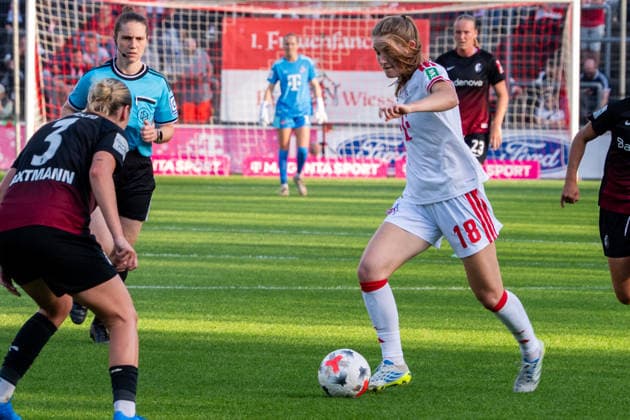 Deutschland: Google Pixel Frauen-Bundesliga 2026 2027, 6.Spieltag, 1.FC Köln vs SC Freiburg, Samstag, 03.10.2026, Franz-Kremer-Stadion (Köln-Westfalen): Taylor Ziemer (1.FC Köln,18) Zweikampf, Spielszene, Duell, duel, tackle, tackling, Dynamik, Action, Aktion gegen Alina Axtmann (SC Freiburg ,3) Köln Franz-Kremer-Stadion, Köln Deutschland Copyright: xOrhanxHabashx