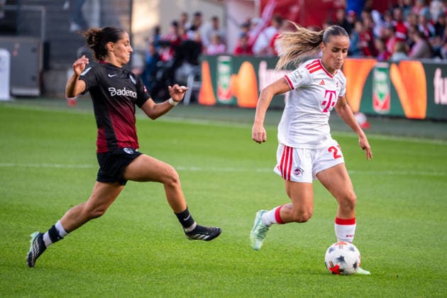Deutschland: Google Pixel Frauen-Bundesliga 2026 2027, 6.Spieltag, 1.FC Köln vs SC Freiburg, Samstag, 03.10.2026, Franz-Kremer-Stadion (Köln-Westfalen): Vanessa Leimenstoll (1.FC Köln, 29) Zweikampf, Spielszene, Duell, duel, tackle, tackling, Dynamik, Action, Aktion gegen Ilayda Acikgöz (SC Freiburg, 30) Köln Franz-Kremer-Stadion, Köln Deutschland Copyright: xOrhanxHabashx