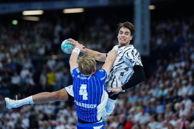 Ellidi Snaer Vidarsson (VfL Gummersbach, 04), Julian Köster (THW Kiel, 07) GER, THW Kiel vs. VfL Gummersbach, Handball, 1. Bundesliga, Spieltag 7, Saison 2026 2027, 03.10.2026 GER, THW Kiel vs. VfL Gummersbach, Handball, 1. Bundesliga, Spieltag 7, Saison 2026 2027, 03.10.2026 Kiel Copyright: xEibner-Pressefoto MarcelxvonxFehrnx EP_MFN