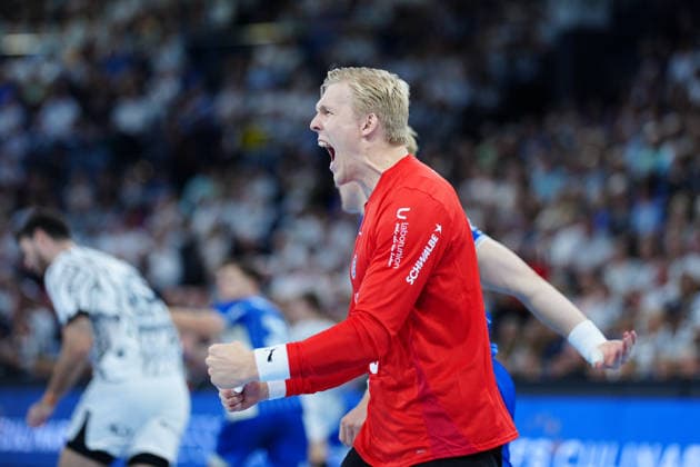 Jubel nach Parade Bertram Obling (VfL Gummersbach, 16) GER, THW Kiel vs. VfL Gummersbach, Handball, 1. Bundesliga, Spieltag 7, Saison 2026 2027, 03.10.2026 GER, THW Kiel vs. VfL Gummersbach, Handball, 1. Bundesliga, Spieltag 7, Saison 2026 2027, 03.10.2026 Kiel Copyright: xEibner-Pressefoto MarcelxvonxFehrnx EP_MFN