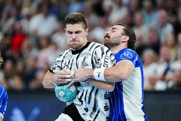Vincent Büchner (THW Kiel, 74), Teitur Örn Einarsson (VfL Gummersbach, 14) GER, THW Kiel vs. VfL Gummersbach, Handball, 1. Bundesliga, Spieltag 7, Saison 2026 2027, 03.10.2026 GER, THW Kiel vs. VfL Gummersbach, Handball, 1. Bundesliga, Spieltag 7, Saison 2026 2027, 03.10.2026 Kiel Copyright: xEibner-Pressefoto MarcelxvonxFehrnx EP_MFN