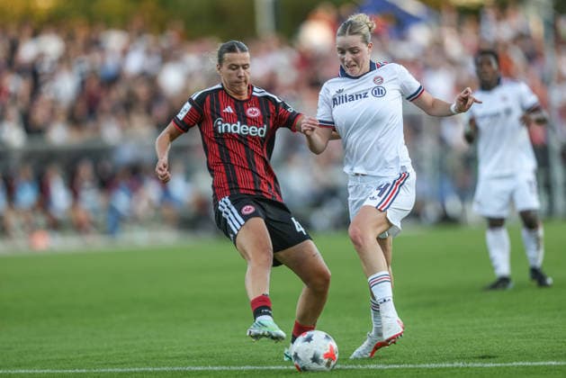 GER, Frankfurt, Eintracht Frankfurt vs FC Bayern München, Google Pixel Frauen Bundesliga, Fussball, DFB, Spielzeit 2026 2027, Stadion am Brentanobad, 6. Spieltag im Bild v.l.: Larissa Mühlhaus (Eintracht Frankfurt Frauen 47), Alara Åžehitler (FC Bayern München Frauen 14) DFB DFL REGULATIONS PROHIBIT ANY USE OF PHOTOGRAPHS AS IMAGE SEQUENCES AND OR QUASI-VIDEO, 03.10.2026 Copyright: HMBxMedia HendrikxHamelau