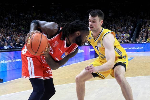 03.10.2026, Deutschland, GER, DEU, Basketball, 1.Bundesliga, 1.Tag, Saison 2026 2027, Berlin, ALBA Berlin vs Bamberg JONAS MATTISSECK ( ALBA Berlin 9 ), Jordan Jones ( Bamberg 4 ) nordphoto GmbH Engler Berlin Uber-Arena Berlin Deutschland Copyright: xNordphotox xEnglerx