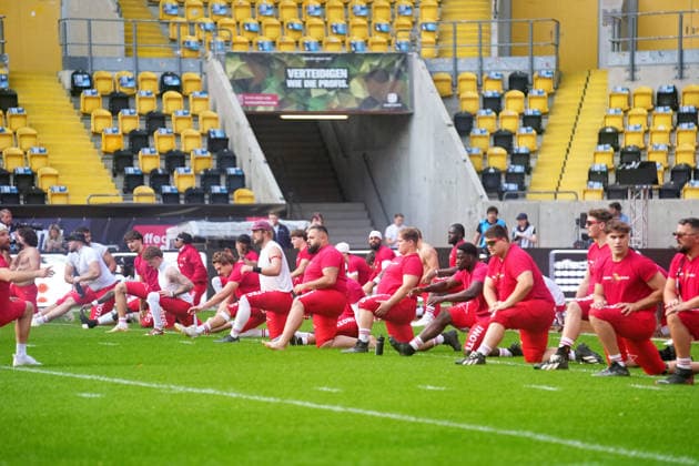 Das Team der Potsdam Royals beim Aufwaermen Dresden Monarchs vs. Potsdam Royals, American Football, German Football League, GFL Bowl, Saison 2026, 03.10.2026 Dresden Monarchs vs. Potsdam Royals, American Football, German Football League, GFL Bowl, Saison 2026, 03.10.2026 Dresden Copyright: xEibner-Pressefoto PiaxSchindlerx EP_PSR