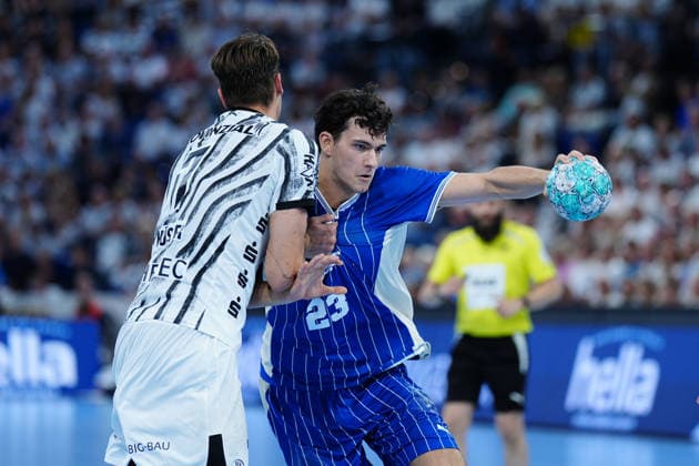 Julian Köster (THW Kiel, 07), Nikola Roganovic (VfL Gummersbach, 23) GER, THW Kiel vs. VfL Gummersbach, Handball, 1. Bundesliga, Spieltag 7, Saison 2026 2027, 03.10.2026 GER, THW Kiel vs. VfL Gummersbach, Handball, 1. Bundesliga, Spieltag 7, Saison 2026 2027, 03.10.2026 Kiel Copyright: xEibner-Pressefoto MarcelxvonxFehrnx EP_MFN