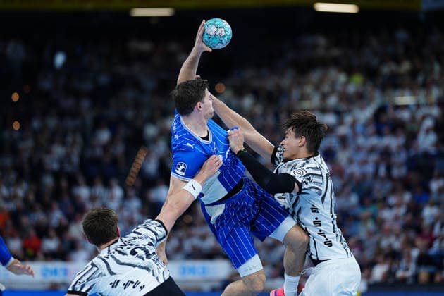 Lukas Zerbe (THW Kiel, 24), Nikola Roganovic (VfL Gummersbach, 23), Julian Köster (THW Kiel, 07) GER, THW Kiel vs. VfL Gummersbach, Handball, 1. Bundesliga, Spieltag 7, Saison 2026 2027, 03.10.2026 GER, THW Kiel vs. VfL Gummersbach, Handball, 1. Bundesliga, Spieltag 7, Saison 2026 2027, 03.10.2026 Kiel Copyright: xEibner-Pressefoto MarcelxvonxFehrnx EP_MFN