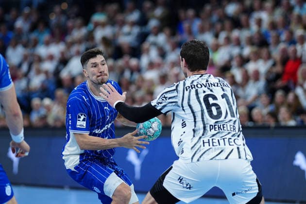 Alex Dujshebaev (VfL Gummersbach, 10), Hendrik Pekeler (THW Kiel, 61) GER, THW Kiel vs. VfL Gummersbach, Handball, 1. Bundesliga, Spieltag 7, Saison 2026 2027, 03.10.2026 GER, THW Kiel vs. VfL Gummersbach, Handball, 1. Bundesliga, Spieltag 7, Saison 2026 2027, 03.10.2026 Kiel Copyright: xEibner-Pressefoto MarcelxvonxFehrnx EP_MFN