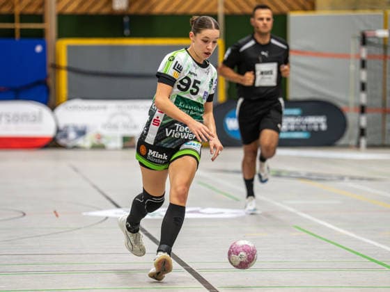 Lara Daeuble (Frisch Auf Frauen, 95) mit Tempo am Ball, SG Nürtingen-Zizishausen vs. Frisch Auf Goeppingen, Handball, DHB-Pokal, Spielzeit 2026 2027, 03.10.2026 SG Nürtingen-Zizishausen vs. Frisch Auf Goeppingen, Handball, DHB-Pokal, Spielzeit 2026 2027, 03.10.2026 Nuertingen Copyright: xMichaelxSchmidt Eibner-Pressefotx EP_MST