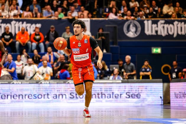 Adam Atamna (ratiopharm ulm, 00) am ball, GER, Syntainics MBC vs. Ratiopharm Ulm, Basketball, 1. Bundesliga, 4. Spieltag, Spielzeit 2026 2027, 03.10.2026 GER, Syntainics MBC vs. Ratiopharm Ulm, Basketball, 1. Bundesliga, 4. Spieltag, Spielzeit 2026 2027, 03.10.2026 Weissenfels Copyright: xEibner-Pressefoto LauraxRoemerx EP_LRR