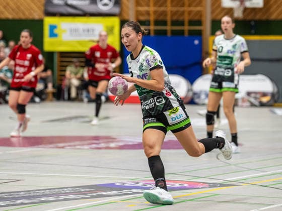 Haruno Sasaki (Frisch Auf Frauen, 32) beim Tempogegenstoss, SG Nürtingen-Zizishausen vs. Frisch Auf Goeppingen, Handball, DHB-Pokal, Spielzeit 2026 2027, 03.10.2026 SG Nürtingen-Zizishausen vs. Frisch Auf Goeppingen, Handball, DHB-Pokal, Spielzeit 2026 2027, 03.10.2026 Nuertingen Copyright: xMichaelxSchmidt Eibner-Pressefotx EP_MST