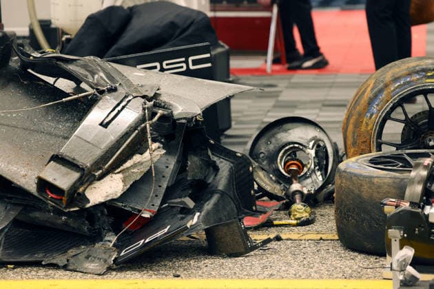 Beschädigte Carbonteile nach an einem Unfall des Porsche 963 7 Felipe Nasr , Laurin Heinrich , Julien Andlauer, Porsche Penske Zelt, IMSA Rennserie, 29. Motul Petit le Mans Rennen, Road Atlanta, Georgia, USA, 03.10.2026, Ausfall,