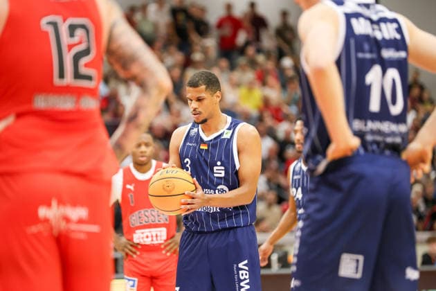 GER, GIESSEN 46ers vs. VfL SparkassenStars Bochum, Basketball, ProA, 3. Spieltag, Spielzeit 2026 2027, 04.10.2026,Gabriel Kuku (VfL SparkassenStars Bochum) GER, GIESSEN 46ers vs. VfL SparkassenStars Bochum, Basketball, ProA, 3. Spieltag, Spielzeit 2026 2027, 04.10.2026 GIESSEN 46ers Copyright: xEibner-Pressefoto JavadxMohammadpourx EP_JMR