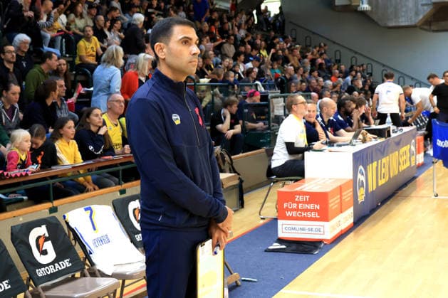 04.10.2026, Deutschland, GER, DEU, Basketball, DBBL,1.Bundesliga, 1.Tag, Saison 2026 2027, Berlin, ALBA Berlin vs Marburg Cheftrainer Cristo Cabrera ( ALBA Berlin ) nordphoto GmbH Engler Berlin Soemmeringhalle Berlin Deutschland Copyright: xNordphotox xEnglerx