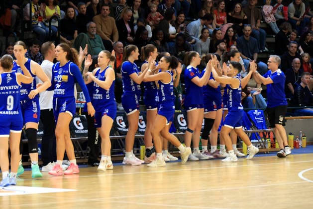 04.10.2026, Deutschland, GER, DEU, Basketball, DBBL,1.Bundesliga, 1.Tag, Saison 2026 2027, Berlin, ALBA Berlin vs Marburg Marburg-Spielerinnenkreis nordphoto GmbH Engler Berlin Soemmeringhalle Berlin Deutschland Copyright: xNordphotox xEnglerx
