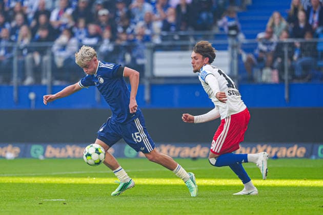Gunnar Orri Olsen (FC Kopenhagen, 45), Otto Stange (Hamburger SV, 19) GER, Hamburger SV vs. FC Kopenhagen, Fußball, Testspiel, Saison 2026 2027, 04.10.2026 GER, Hamburger SV vs. FC Kopenhagen, Fußball, Testspiel, Saison 2026 2027, 04.10.2026 Hamburg Copyright: xEibner-Pressefoto MarcelxvonxFehrnx EP_MFN