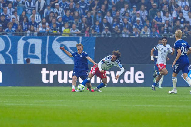 Hunor NÃ meth (FC Kopenhagen, 28), Otto Stange (Hamburger SV, 19) GER, Hamburger SV vs. FC Kopenhagen, Fußball, Testspiel, Saison 2026 2027, 04.10.2026 GER, Hamburger SV vs. FC Kopenhagen, Fußball, Testspiel, Saison 2026 2027, 04.10.2026 Hamburg Copyright: xEibner-Pressefoto MarcelxvonxFehrnx EP_MFN