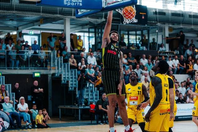 Collin Metcalf (Medikamente per Klick Bayreuth, 45) Tyrel Morgan (Kreisbau Kirchheim Knights, 11) Philip Alston (Kreisbau Kirchheim Knights, 01) GER, Kreisbau Kirchheim Knights vs. Medikamente per Klick Bayreuth, Barmer 2. Basketball Bundesliga, 3. Spieltag, Saison 2026 2027, 04.10.2026 GER, Kreisbau Kirchheim Knights vs. Medikamente per Klick Bayreuth, Barmer 2. Basketball Bundesliga, 3. Spieltag, Saison 2026 2027, 04.10.2026 Kirchheim u. Teck Copyright: xEibner-Pressefoto NinaxSanderx EP_NSR