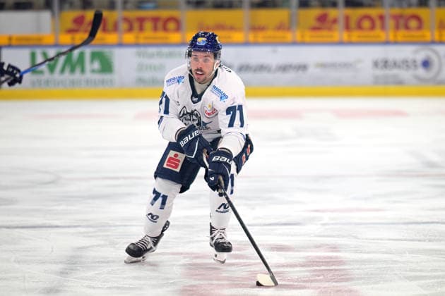 Tristan Keck (EC Kassel Huskies, 71) am Puck Bietigheim Steelers vs. EC Kassel Huskies, Eishockey, DEL 2, 06.Hauptrundenspiel, Saison 2026 2027, 04.10.2026 Bietigheim Steelers vs. EC Kassel Huskies, Eishockey, DEL 2, 06.Hauptrundenspiel, Saison 2026 2027, 04.10.2026 Bietigheim Copyright: xEibner-Pressefotox EP_TBR
