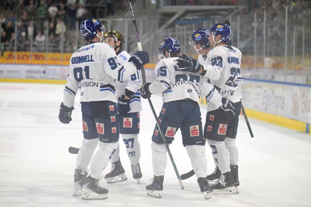 Tor,Torjubel zum 0:1 der EC Kassel Huskies durch das Tor von Jimmy Martinovic (EC Kassel Huskies, 23) Bietigheim Steelers vs. EC Kassel Huskies, Eishockey, DEL 2, 06.Hauptrundenspiel, Saison 2026 2027, 04.10.2026 Bietigheim Steelers vs. EC Kassel Huskies, Eishockey, DEL 2, 06.Hauptrundenspiel, Saison 2026 2027, 04.10.2026 Bietigheim Copyright: xEibner-Pressefotox EP_TBR