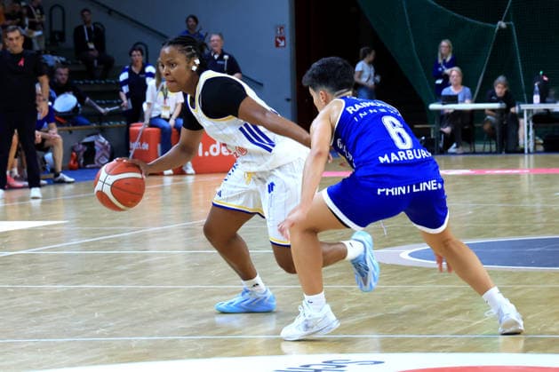 04.10.2026, Deutschland, GER, DEU, Basketball, DBBL,1.Bundesliga, 1.Tag, Saison 2026 2027, Berlin, ALBA Berlin vs Marburg Oceane Monpierre ( ALBA Berlin 31 ), Ana Raimundo ( BC Marburg 6 ) nordphoto GmbH Engler Berlin Soemmeringhalle Berlin Deutschland Copyright: xNordphotox xEnglerx