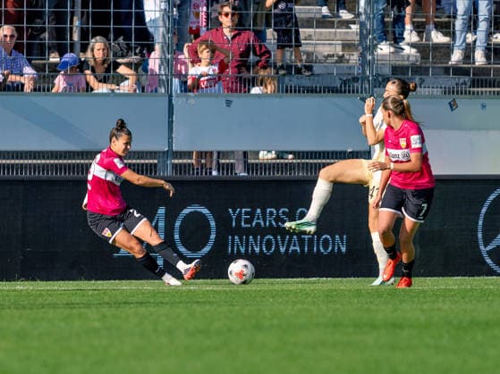 Nicole Billa (VfB Stuttgart, 26) am Ball GER, Fussball, VfB Stuttgart vs. 1. FC Union Berlin, Google Pixel Frauen-Bundesliga, 6 Spieltag, Stuttgart, Saison 2026 2027, 04.10.2026 GER, Fussball, VfB Stuttgart vs. 1. FC Union Berlin, Google Pixel Frauen-Bundesliga, 6. Spieltag, Stuttgart, Saison 2026 2027, 04.10.2026 Stuttgart Copyright: xCarstenxSchweringx EP_CSG