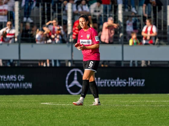 Chantal Hagel (VfB Stuttgart, 06) feuert Mannschaft nach Tor zum 0:2 durch Lina Hausicke (1. FC Union Berlin, 32) an GER, Fussball, VfB Stuttgart vs. 1. FC Union Berlin, Google Pixel Frauen-Bundesliga, 6 Spieltag, Stuttgart, Saison 2026 2027, 04.10.2026 GER, Fussball, VfB Stuttgart vs. 1. FC Union Berlin, Google Pixel Frauen-Bundesliga, 6. Spieltag, Stuttgart, Saison 2026 2027, 04.10.2026 Stuttgart Copyright: xCarstenxSchweringx EP_CSG