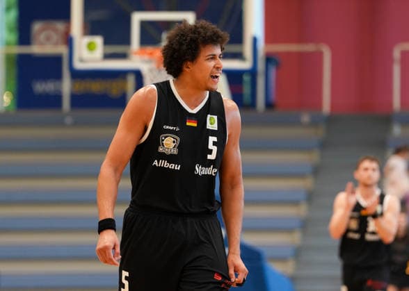 Benjamin Uzoma (ETB Miners Essen, 5) reagiert. GER, ETB Miners Essen vs RheinStars Koeln, Barmer 2. Basketball Bundesliga, ProA, 3. Spieltag, Saison 2026-27, Sporthalle am Hallo, Essen, 04.10.2026 ETB Miners Essen vs RheinStars Koeln, ProA, 3. Spieltag, Saison 2026-27, 04.10.2026 Essen Copyright: xEibner-Pressefoto ScottxColemanx EP_SCN