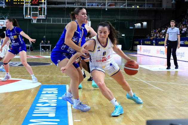 04.10.2026, Deutschland, GER, DEU, Basketball, DBBL,1.Bundesliga, 1.Tag, Saison 2026 2027, Berlin, ALBA Berlin vs Marburg Tessa Stammberger ( ALBA Berlin 6 ), Marianna Byvatov ( BC Marburg 9 ) nordphoto GmbH Engler Berlin Soemmeringhalle Berlin Deutschland Copyright: xNordphotox xEnglerx