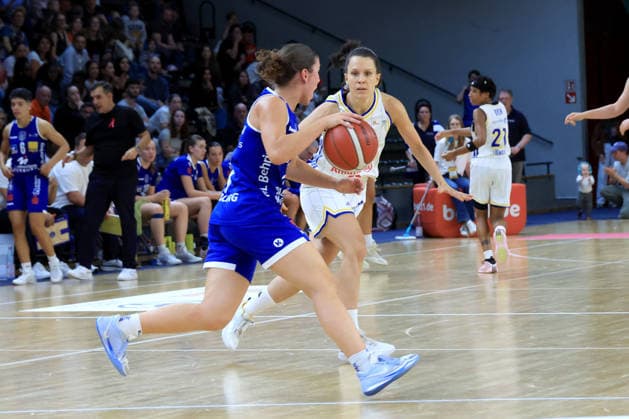 04.10.2026, Deutschland, GER, DEU, Basketball, DBBL,1.Bundesliga, 1.Tag, Saison 2026 2027, Berlin, ALBA Berlin vs Marburg Lena Gohlisch ( ALBA Berlin 12 ), Lillian Christine Meister ( BC Marburg 52 ) nordphoto GmbH Engler Berlin Soemmeringhalle Berlin Deutschland Copyright: xNordphotox xEnglerx